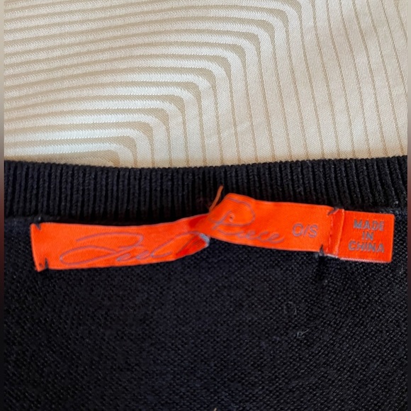 Feel the piece sweater - Picture 2 of 2